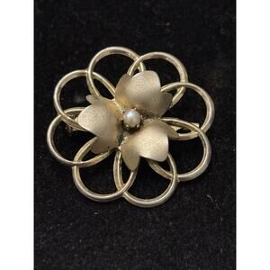 Vtg MCM Atomic Swirl Floral Brooch Pin Gold Tone Faux Pearl 1.75”